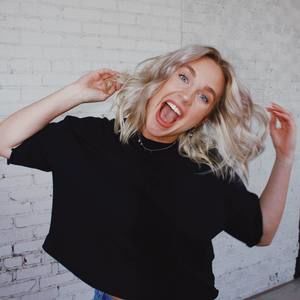 Meet your Posher, Abigail